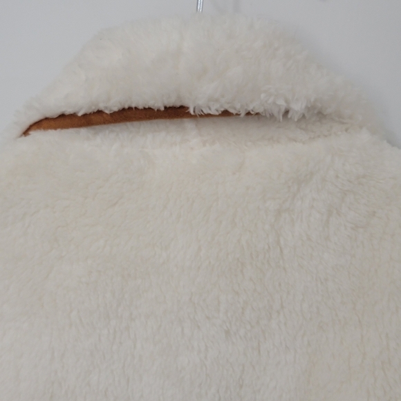 Song N Spirit Faux Fur Vest Size XXL Furry, Cozy - Picture 7 of 14